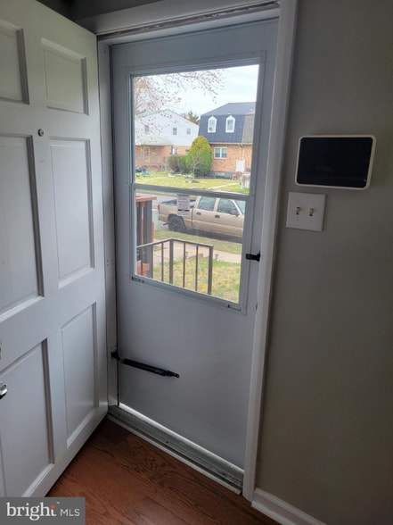 Building Photo - 630 Kingston Rd