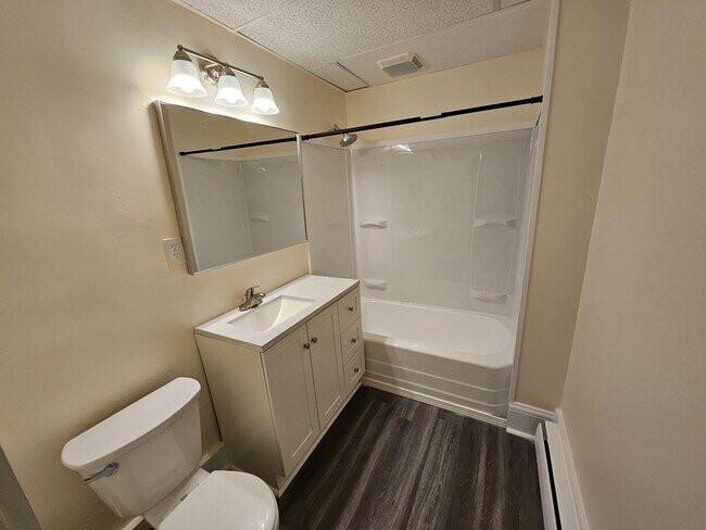 Building Photo - 355 Prospect Ave