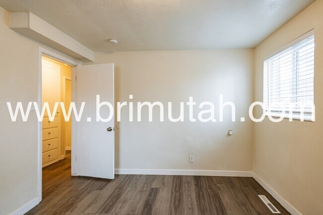 Building Photo - 224 W 400 N