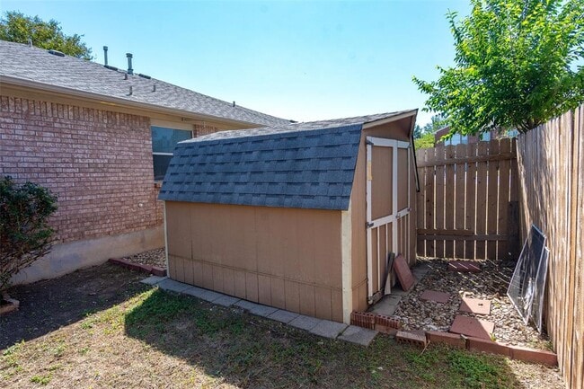 Building Photo - 2321 Friarcreek Loop