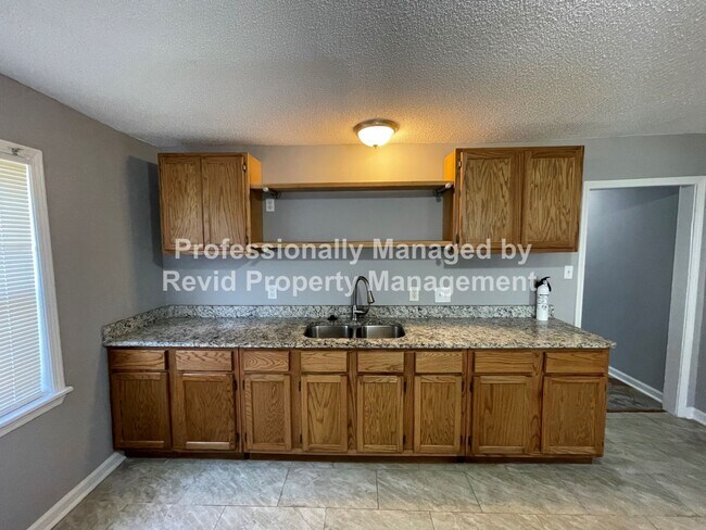 Building Photo - Charming Home for Rent in Memphis!!