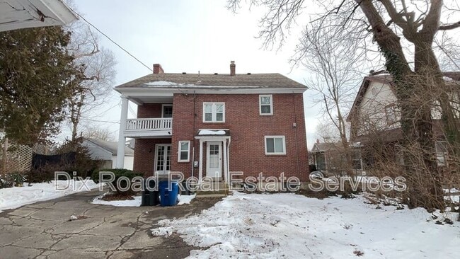 Building Photo - 15 Vassar Dr