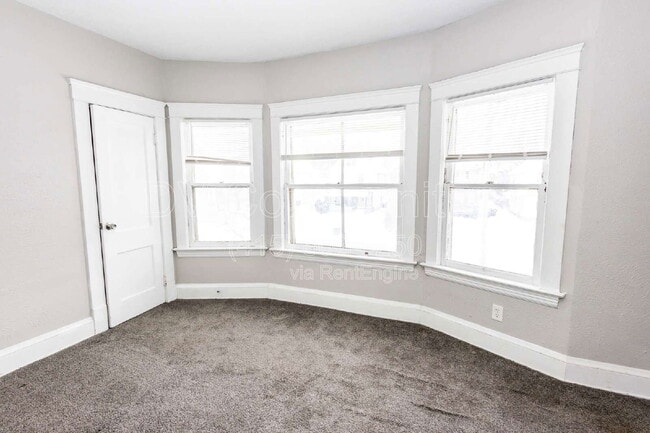 Building Photo - 3390 E 135th St