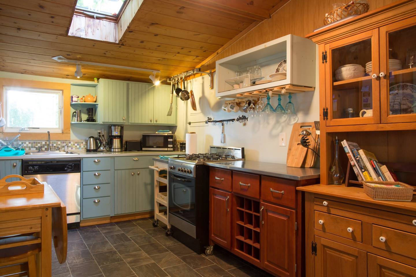 Building Photo - 15 Maple Street