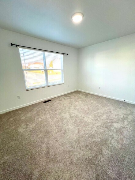 Three Bedrooms Total - 800 Hoffman Hills Blvd