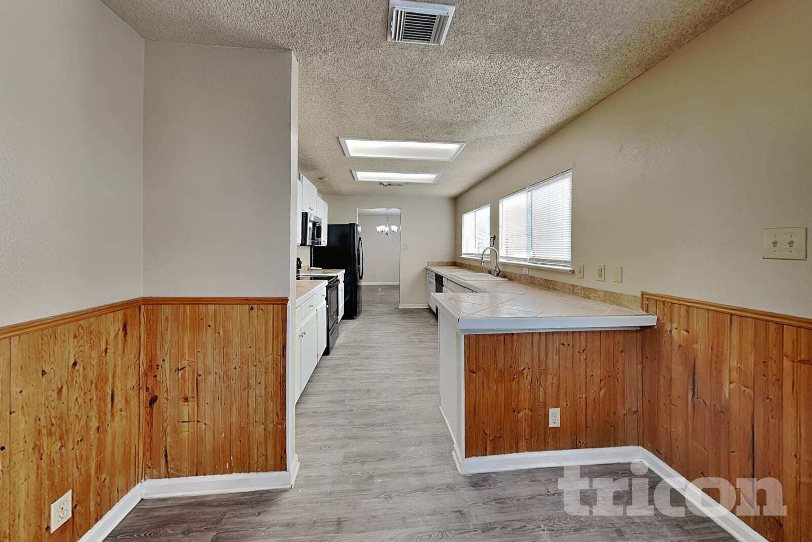 Building Photo - 7511 Micron Dr