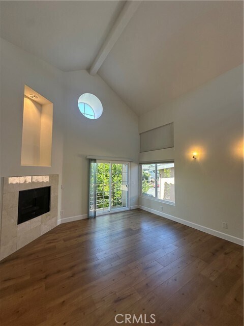 Building Photo - 13508 Moorpark St