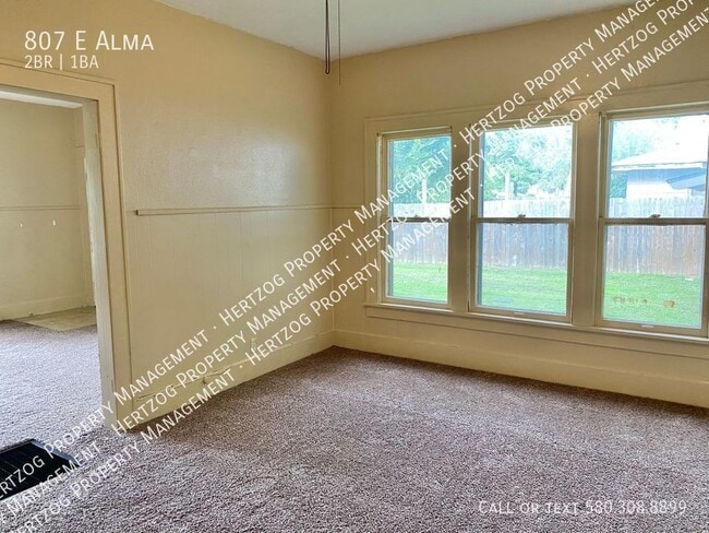 Building Photo - 807 E Alma-
