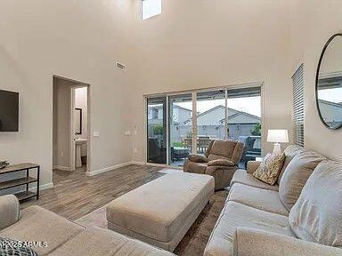 Building Photo - 5031 E Paddock Pl