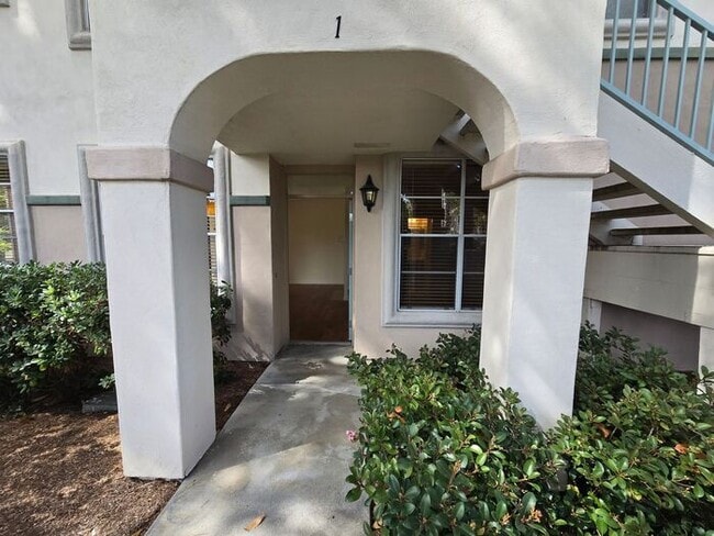 Building Photo - Private Ground-Level Condo in the Heart of Carmel Valley