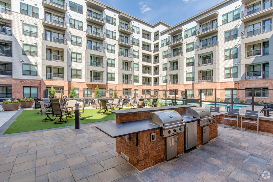 Courtyard - The Shirley (Core)
