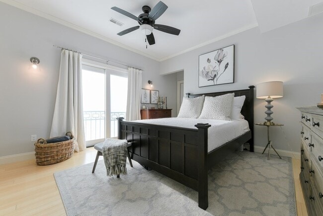 Building Photo - 10 Symmes St