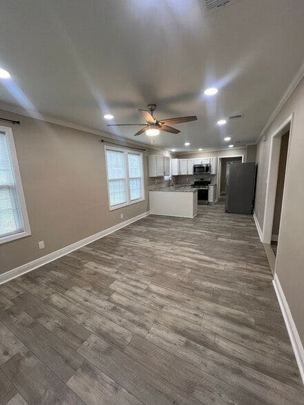 Building Photo - 302 N Bienville St