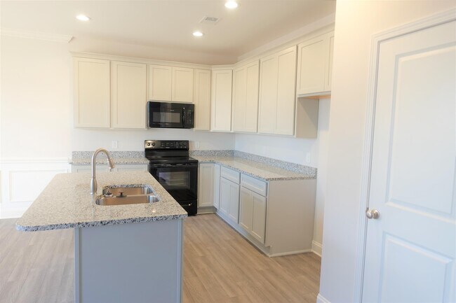Building Photo - 2704 Millhone Dr