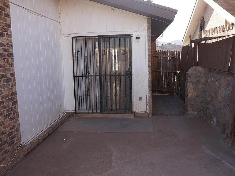 Building Photo - 6060 Bridalveil Dr