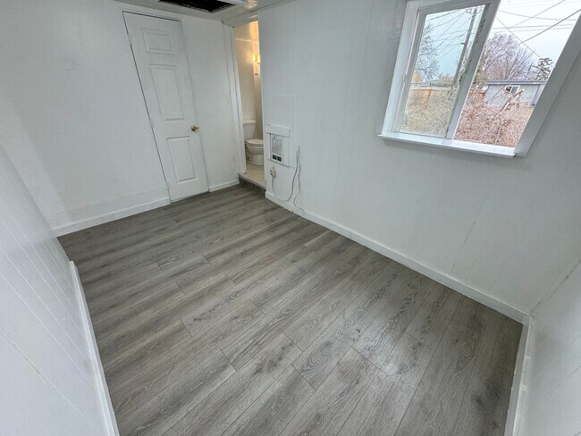 Building Photo - 309 S Gibby Rd