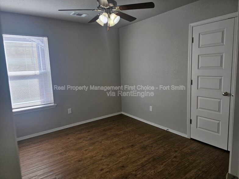 Building Photo - 2100 Ingalls Ln