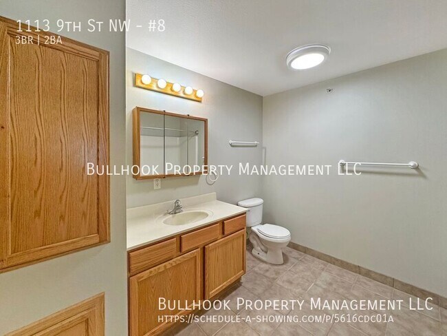 Building Photo - 1113 9th St NW