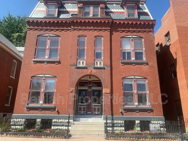 Building Photo - 2409 S 12th St