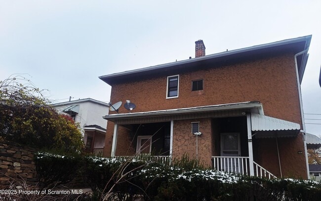 Building Photo - 909 Linden St