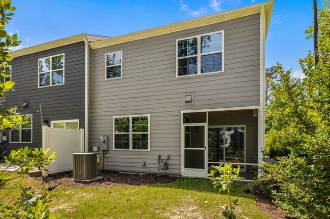 Building Photo - 141 Gremar Dr.