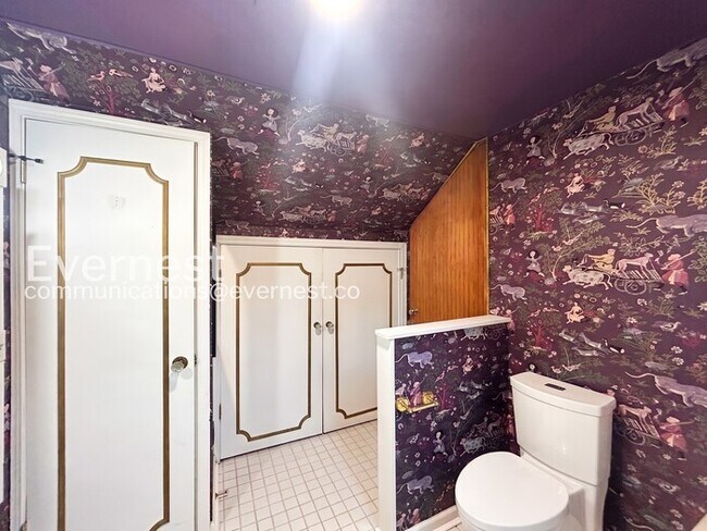 Building Photo - 756 S Willett St