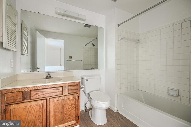 Building Photo - 8 Lambeth Bridge Ct