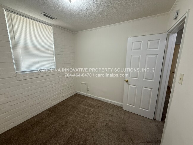 Building Photo - 2122 Rush Wind Dr