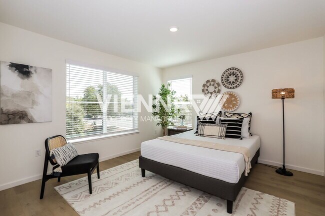 Building Photo - 8106 Quiet Knolls Dr