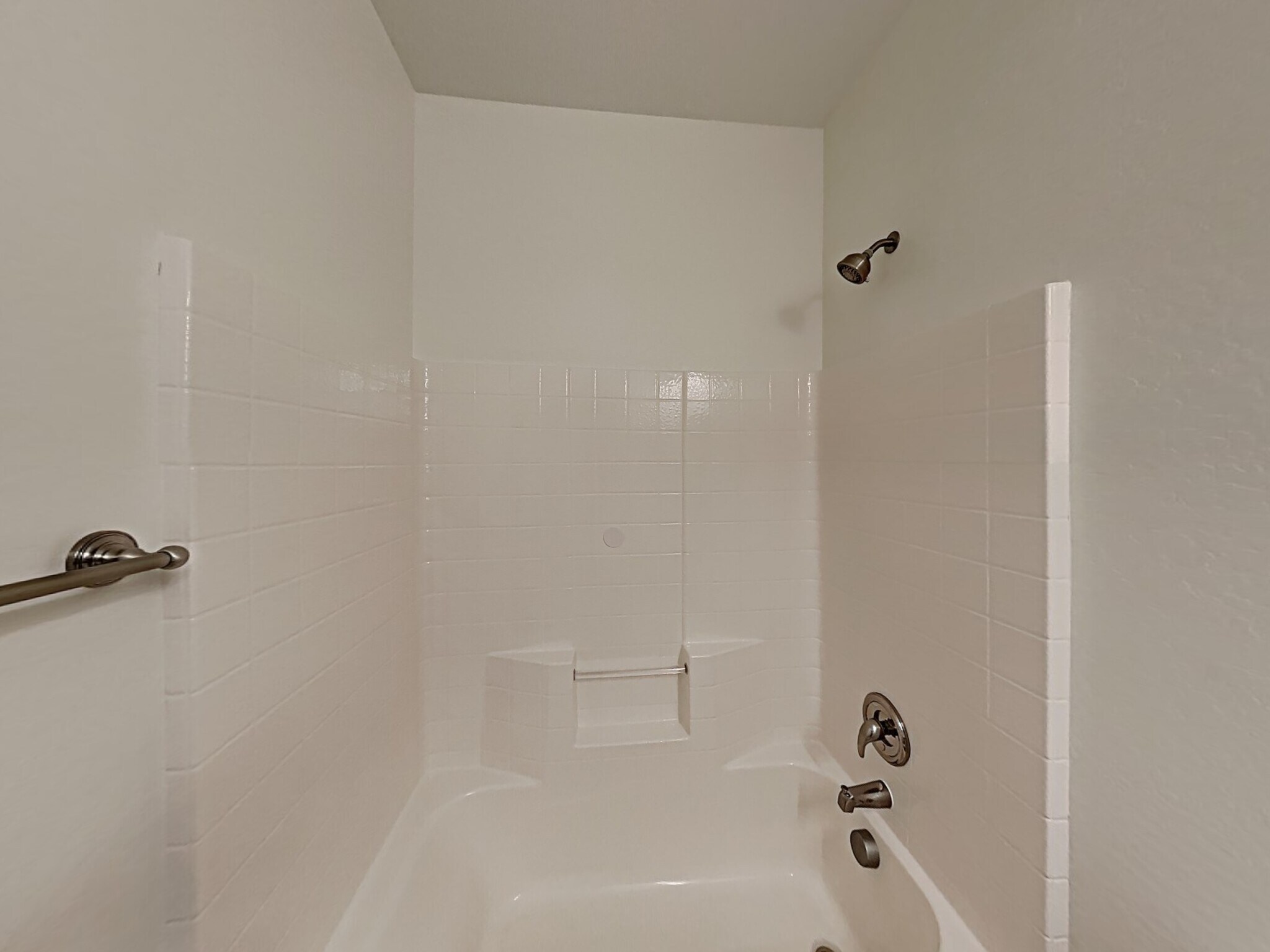 Building Photo - 868 Basswood Ave