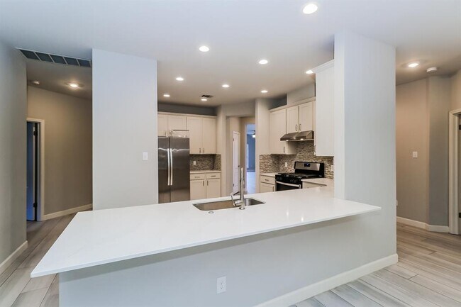 Building Photo - 9604 Kangaroo Ln