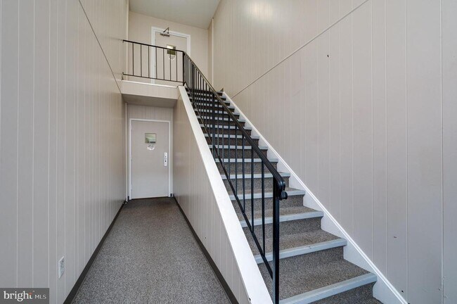 Building Photo - 2912 State Hill Rd