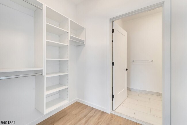 Building Photo - 22 Schuyler Pl