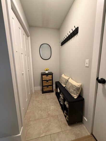 Building Photo - 65 Birch Trl