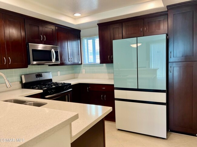 Building Photo - 5210 Premiere Hls Dr