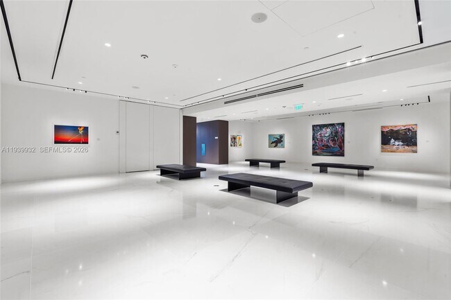 Building Photo - 300 Biscayne Blvd Way