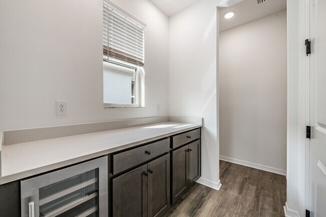 Building Photo - 11817 Moonsail Dr