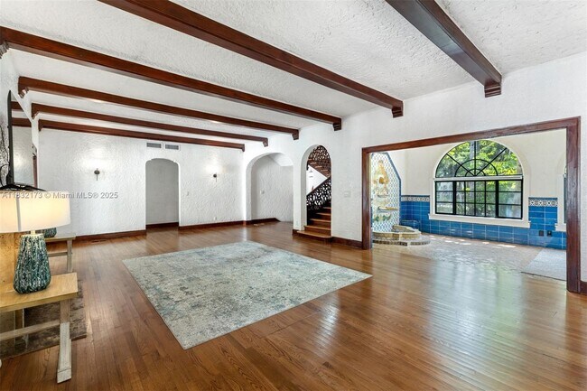 Building Photo - 1624 Granada Blvd
