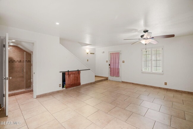 Building Photo - 350 Thunderbird Dr