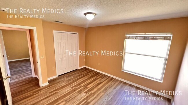 Building Photo - 1481 Woodfern St