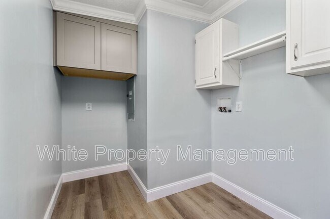 Building Photo - 326 Belton Ave