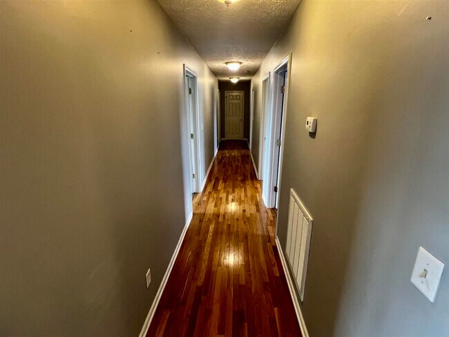 Building Photo - 342 Turkey Run Dr