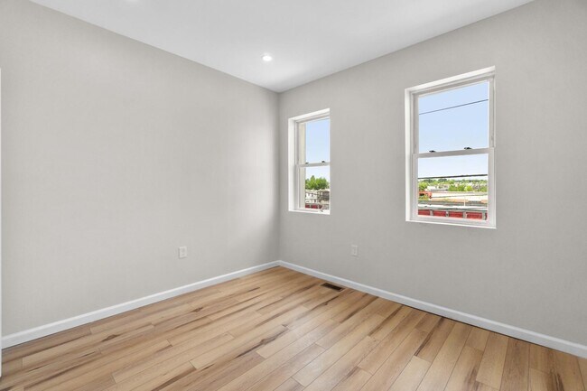 Building Photo - 3404 Noble St