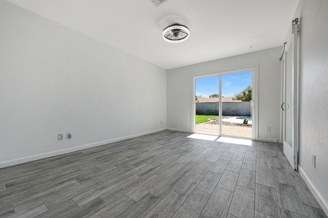 Building Photo - 2701 E Villa Rita Dr