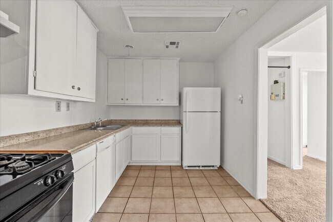 Building Photo - 1002 Orange St