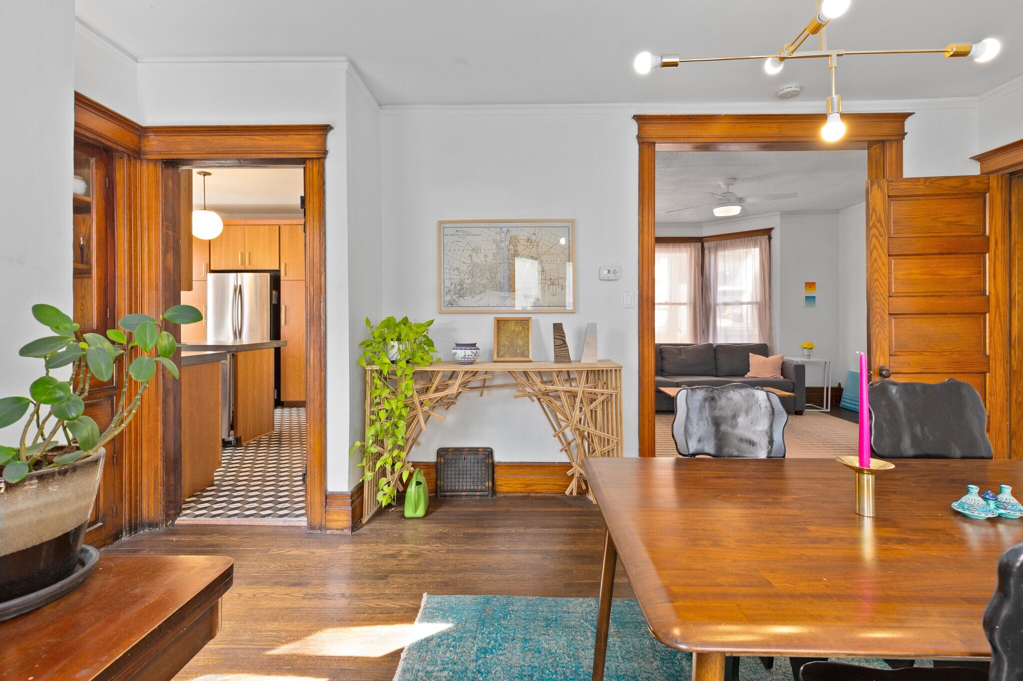 Building Photo - 1531 Vinewood St