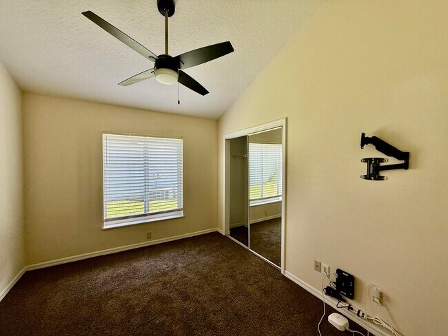 Building Photo - 6008 SE Walkers Cay Ct