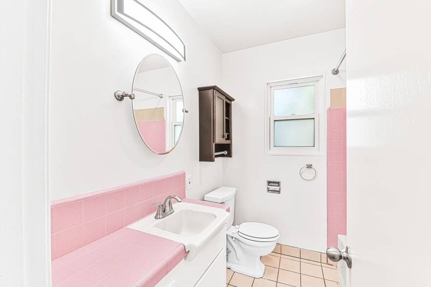 Building Photo - 3525 2nd St