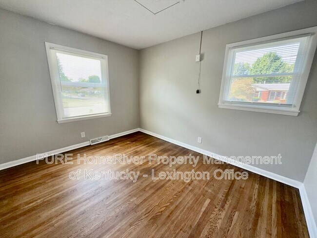 Building Photo - 629 Kent Dr