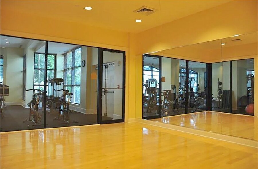 Building Photo - 600 W Las Olas Blvd